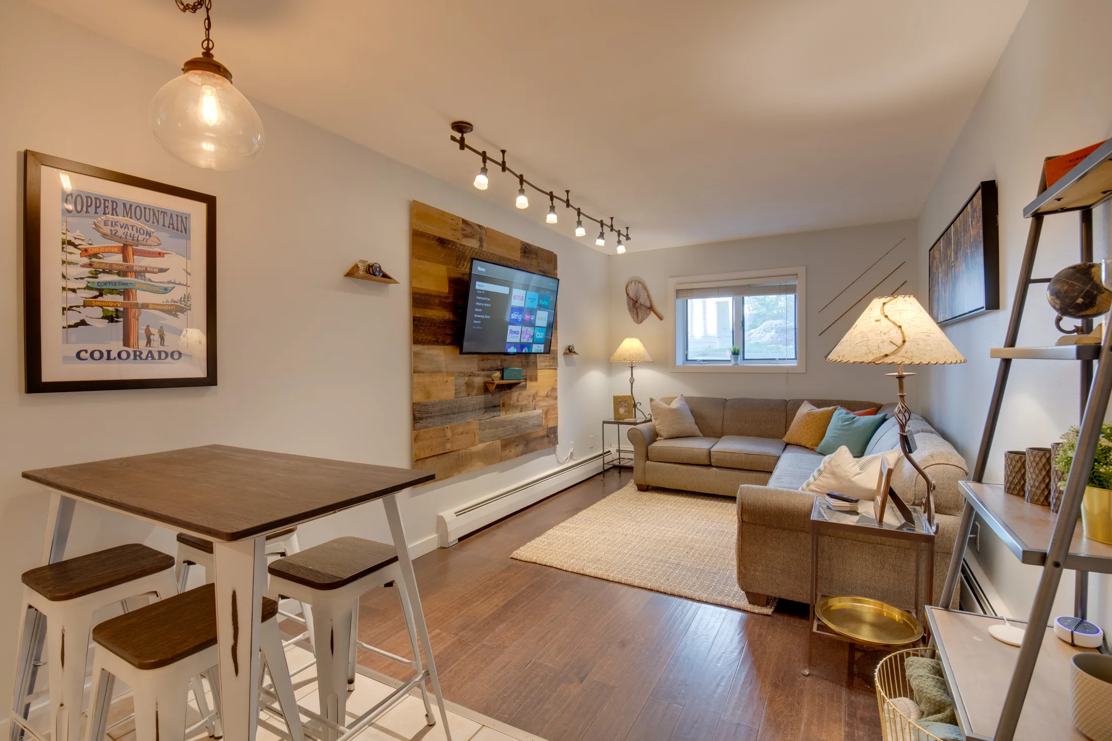 Living and dining room at The Ski Grotto